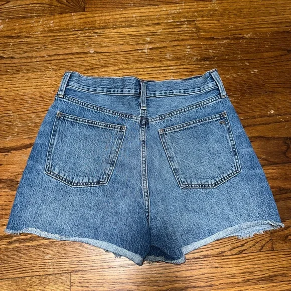 Madewell The Mom Jean Short - Picture 2 of 3